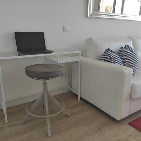 Modern Apartment With Stunning Sea View Кала Милор Екстериор снимка