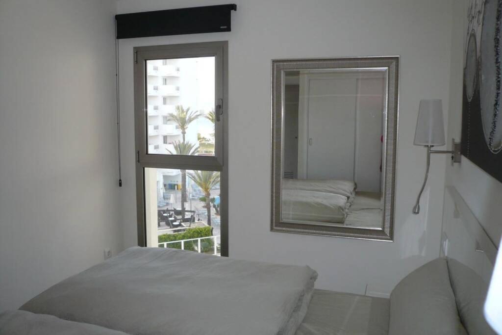 Modern Apartment With Stunning Sea View Кала Милор Екстериор снимка