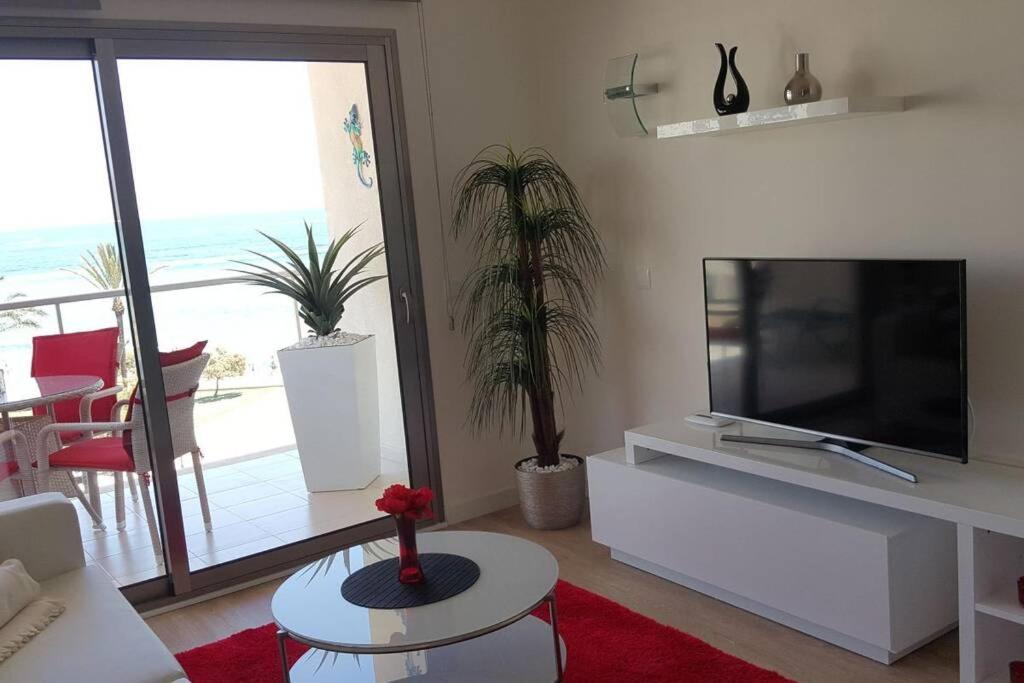 Modern Apartment With Stunning Sea View Кала Милор Екстериор снимка