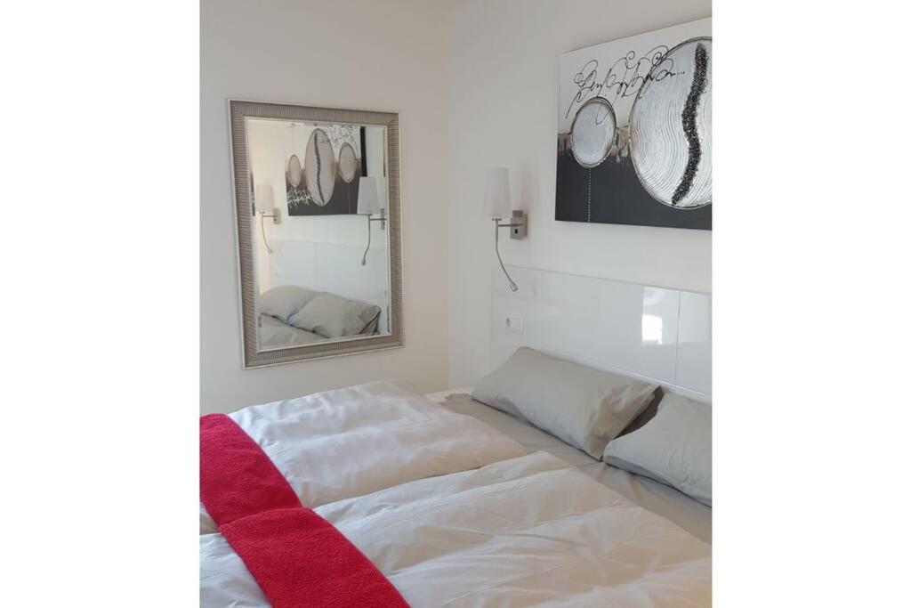 Modern Apartment With Stunning Sea View Кала Милор Екстериор снимка